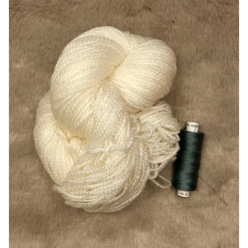 krémfehér akril fonal (60gr)