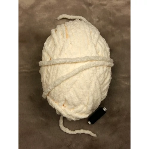 Krémfehér plüssfonal (300gr)