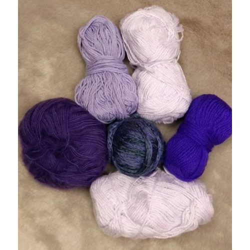 Lila színvilágú akril fonal (240gr)