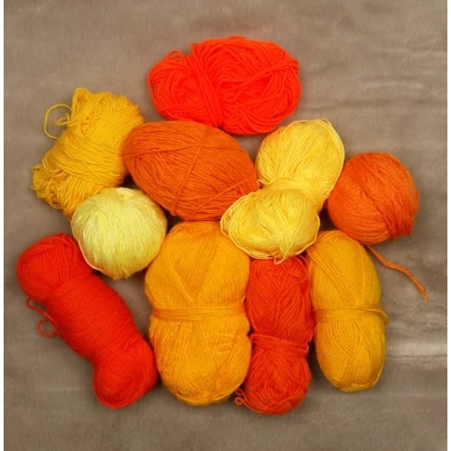 Sárga színvilágú fonalcsomag (550gr)