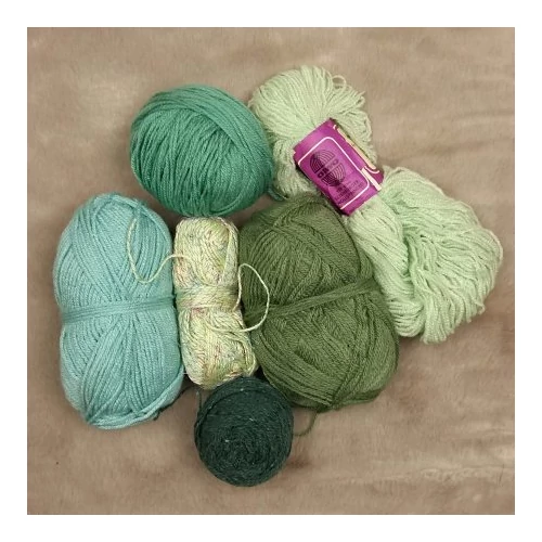 Zöld színvilágú fonalcsomag (380gr)