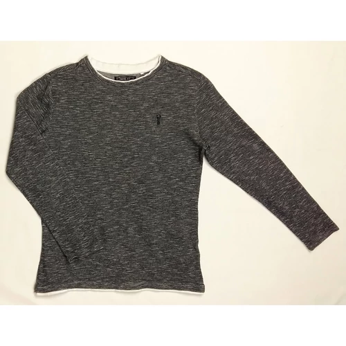 Szürke pulcsi (146)