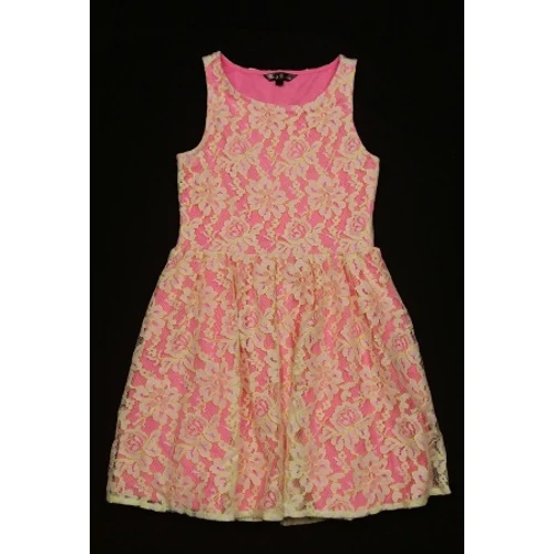 Pink csipkés ruha (146)