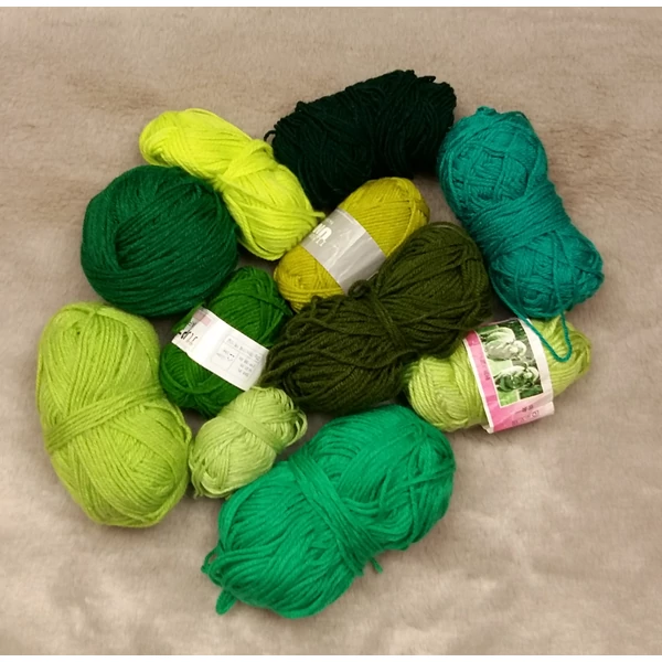 Zöld színvilágú fonalcsomag (340gr)