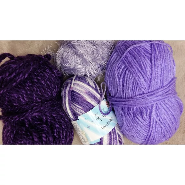 Lila színvilágú fonalcsomag (220gr)