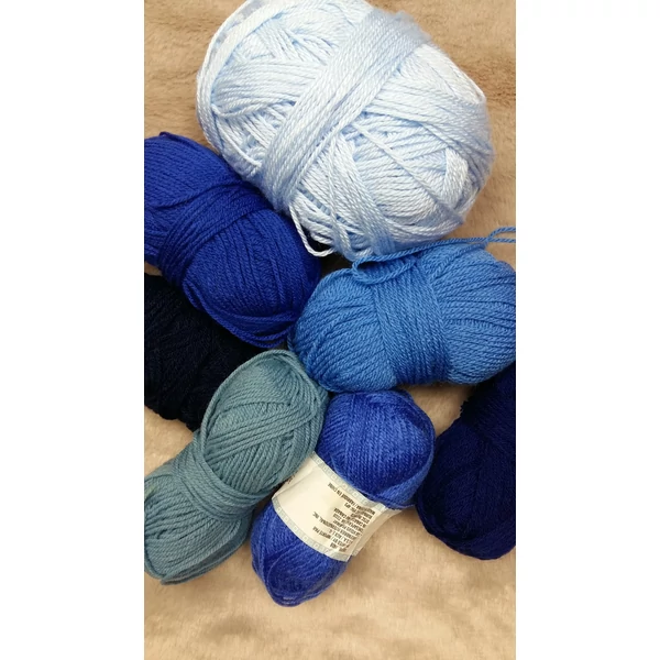 Kék színvilágú akril fonalcsomag (400gr)