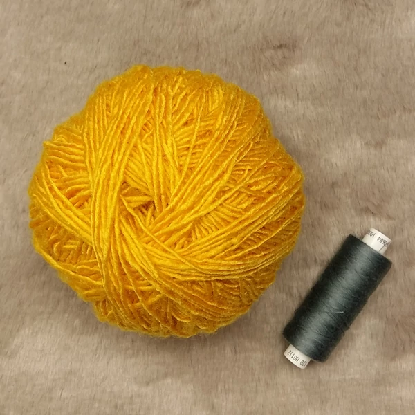 Napsárga fonal (110gr)