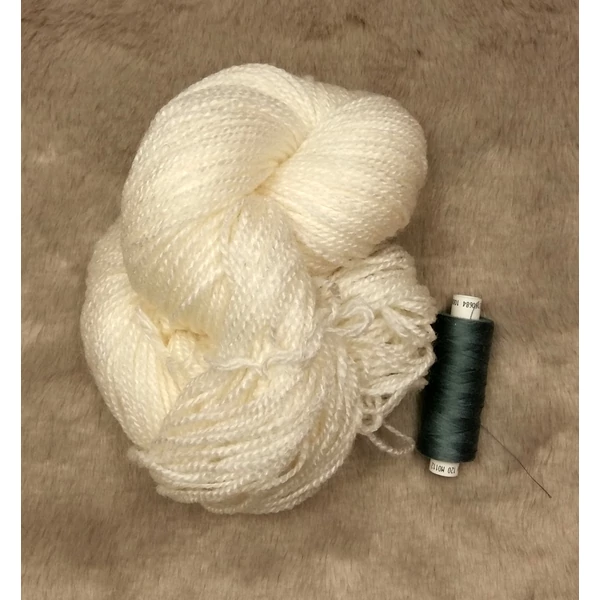 krémfehér akril fonal (60gr)