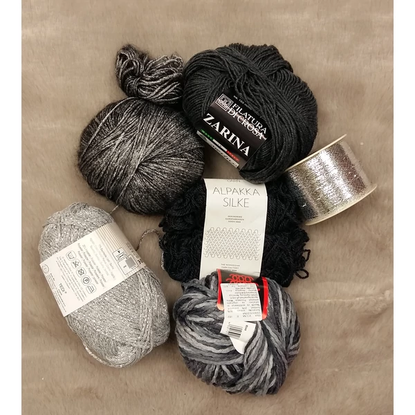 Ezüst-szürke fonal csomag (250gr)