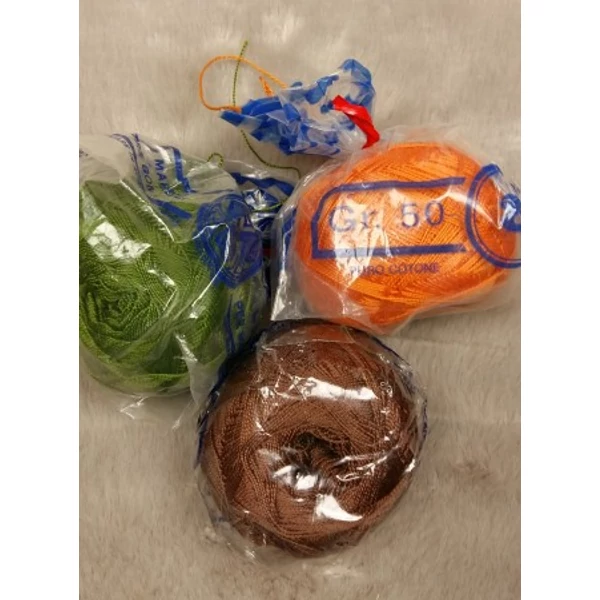 színes pamut fonal (150gr)