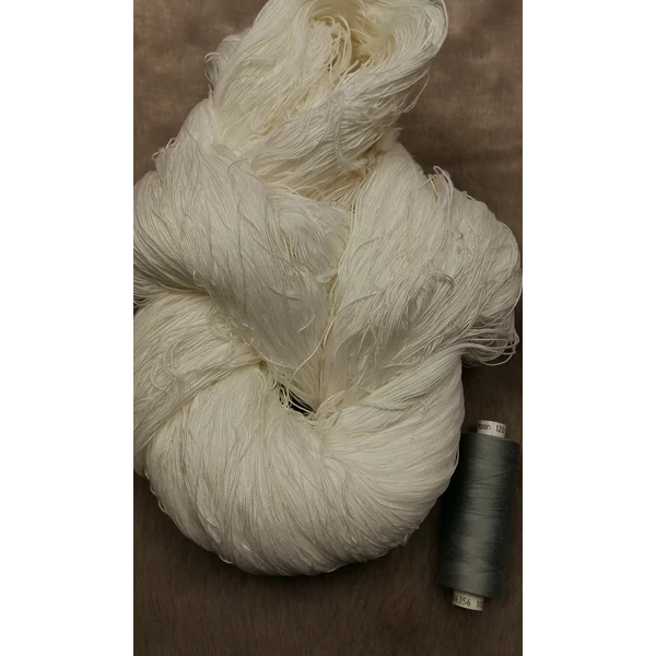 Fehér vékony fonal (365gr)