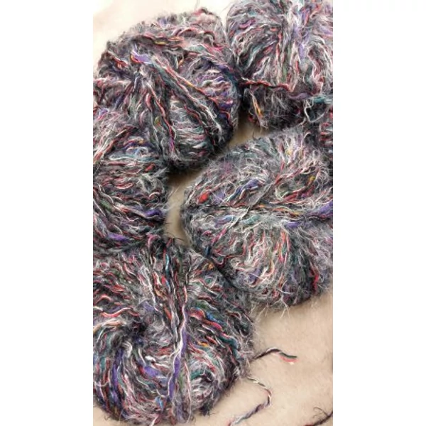 Vegyes összetételű sokszínű fonal (580gr)