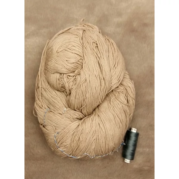 Bézs gyapjú fonal (370gr)