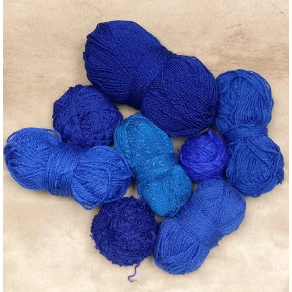 Kék színvilágú fonalcsomag (410gr)