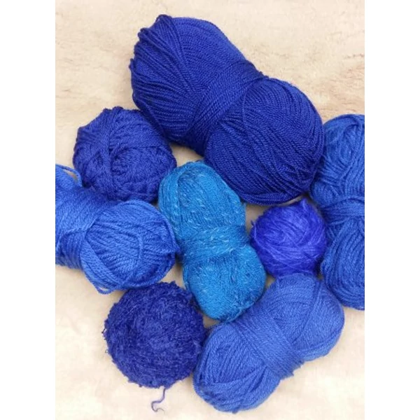 Kék színvilágú fonalcsomag (410gr)