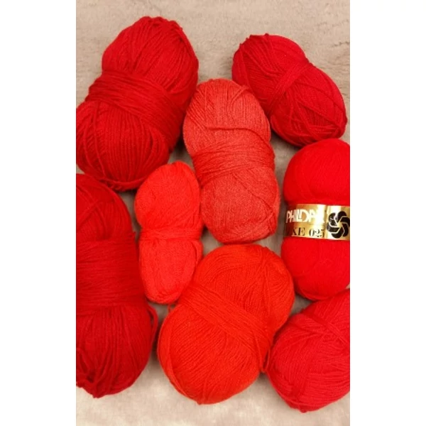 Piros színvilágú akril fonal (500gr)