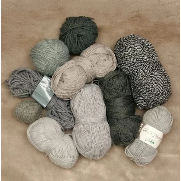 Szürke színvilágú fonalcsomag (580gr)