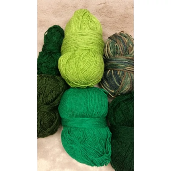 Zöld színvilágú fonalcsomag (380gr)